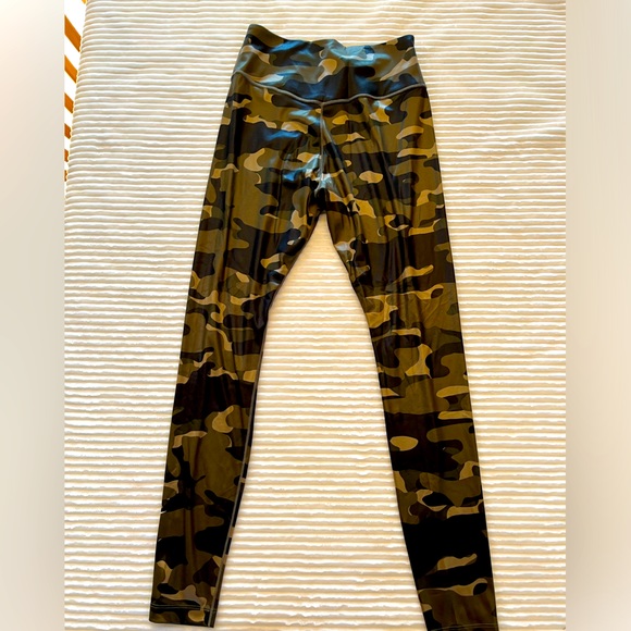 Army green camo Nike leggings. - Picture 2 of 2